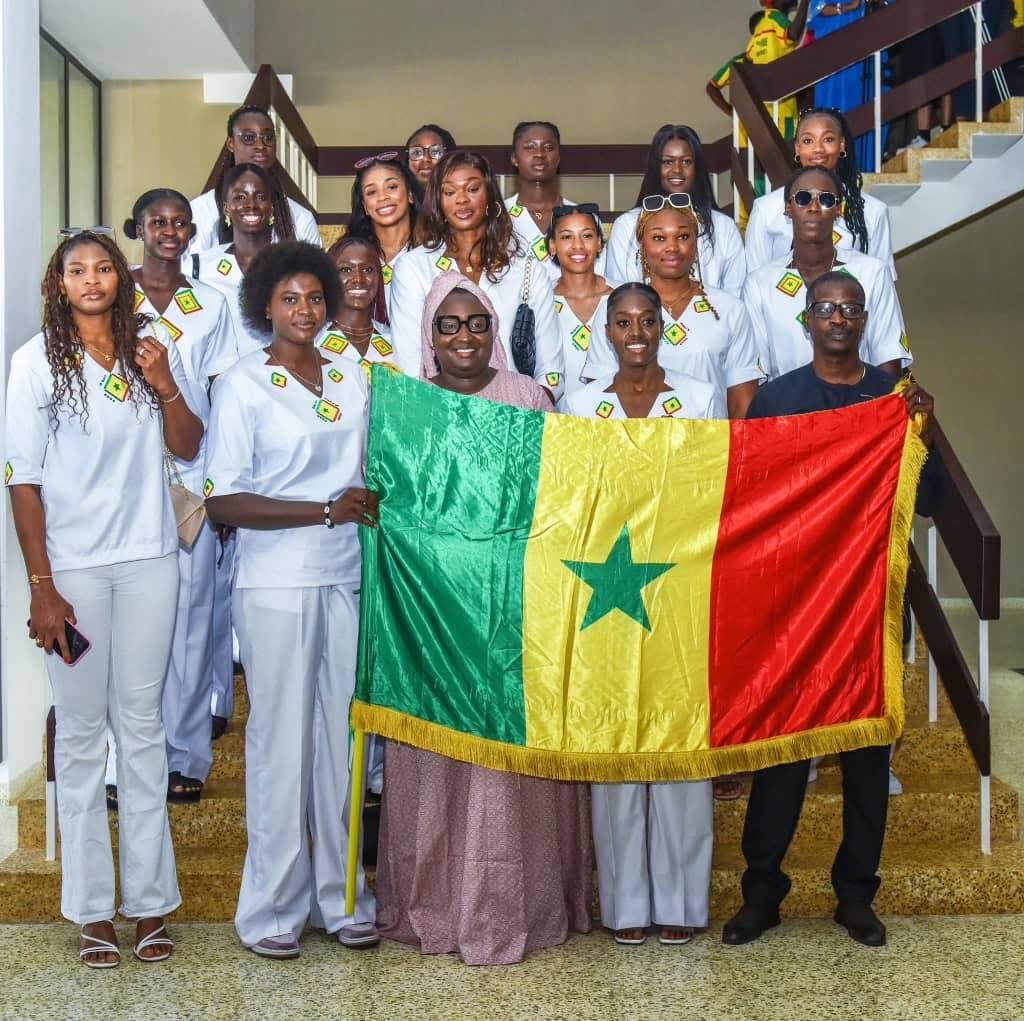 Cérémonie de remise de Drapeau par le Ministre des sports 🏀.